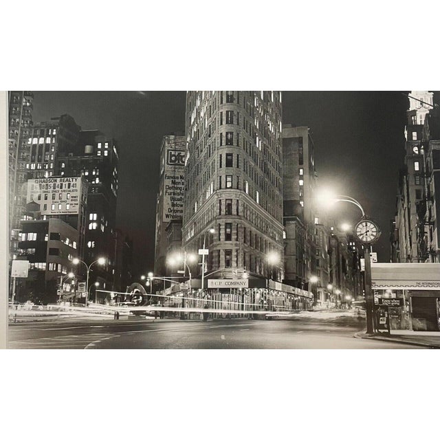 Paper Ileane Bernstein Naprstek 'street Life Flatiron Building' New York City Photo For Sale - Image 7 of 11