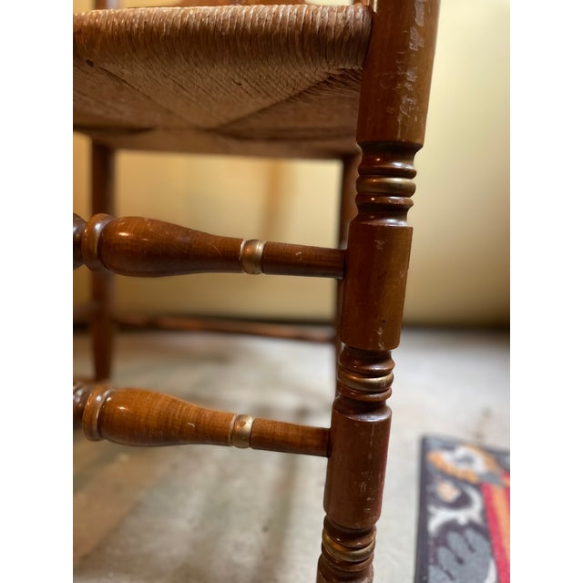 American Late 20th Century Heirloom Maple Ladderback Side Chair – Colonial Style With Rush Seat For Sale - Image 3 of 8