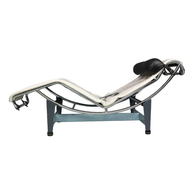 White Leather LC4 Chaise Longue by Le Corbusier for Cassina, 1960s For Sale