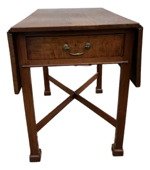 A Very Fine Antique Walnut Chippendale Dropleaf Pembroke Table, Philadelphia, 1760's