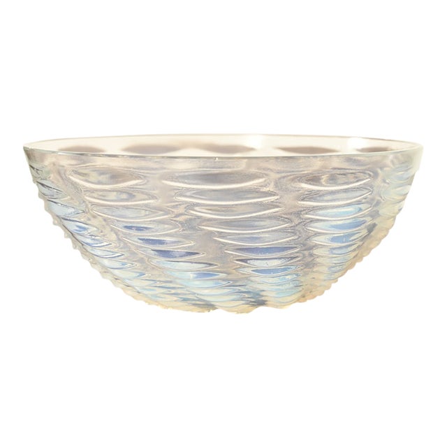 René Lalique "Ondes" Art Deco Opalescent Glass Bowl, 1930s For Sale