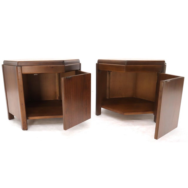 Late 20th Century Pair of Hexagon Walnut End Side Tables w/ One Door Cabinets Storage Compartment For Sale - Image 16 of 17