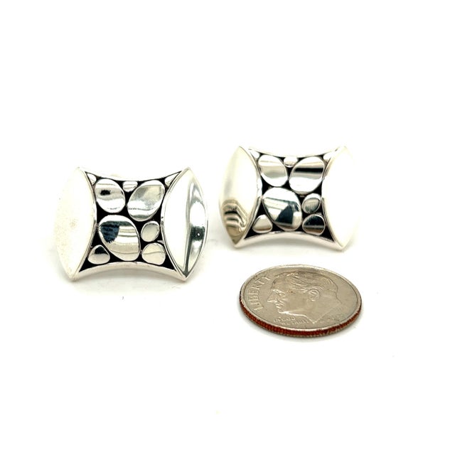 Metal 1990s Pair of John Hardy Estate Mens Pebble Cufflinks Sterling Silver For Sale - Image 7 of 8
