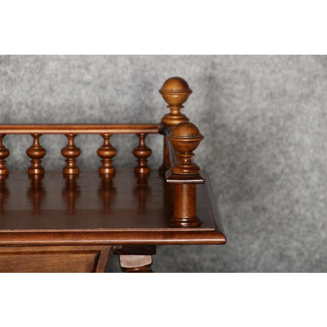 Antique Side Table in Walnut, 1880 For Sale - Image 4 of 17