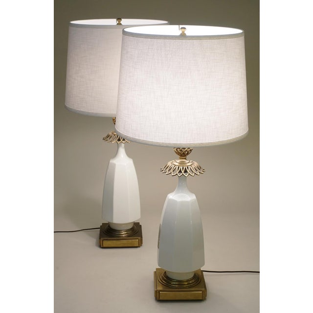 1960s Stiffel Hollywood Regency Modern Neo Classical Pineapple White Porcelain Brass Table Lamps - a Pair For Sale - Image 9 of 12