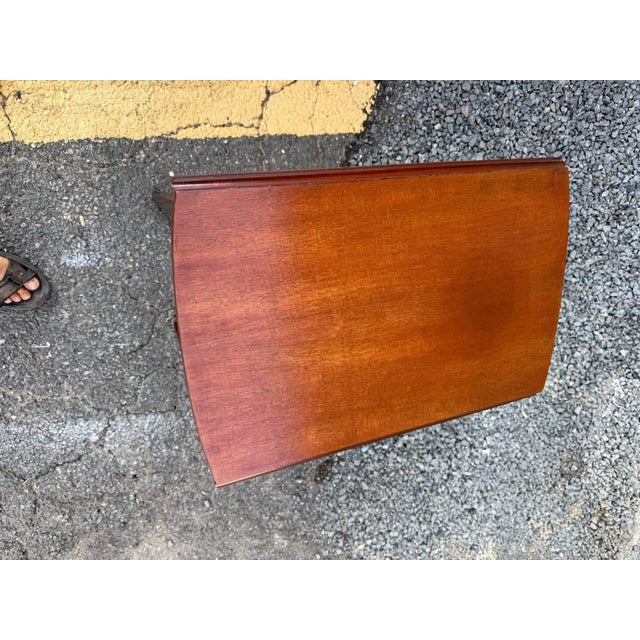Wood Vintage Federal Style Mahogany Inlaid Pembroke Drop Leaf Tables For Sale - Image 7 of 15