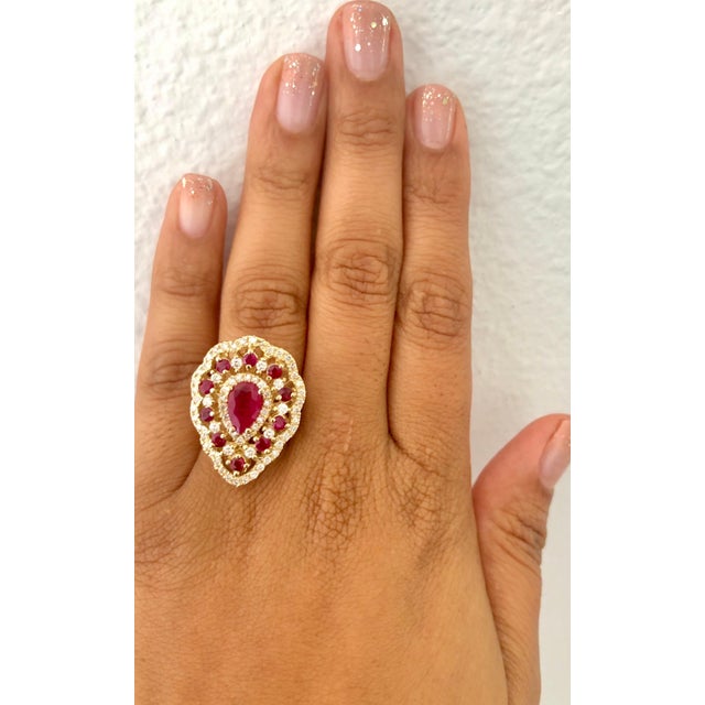 2020s Roshe Jewels 3.38 Carat Ruby Diamond 14 Karat Yellow Gold Cocktail Ring, Size 7 For Sale - Image 5 of 8