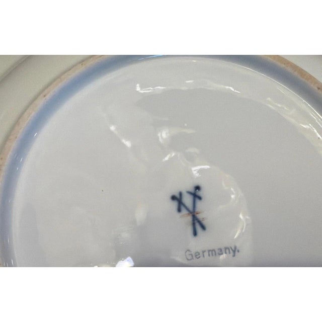 Late 19th Century Meissen MS220 7inch Plates (7) Plus Matching Gravy Boat For Sale - Image 15 of 18