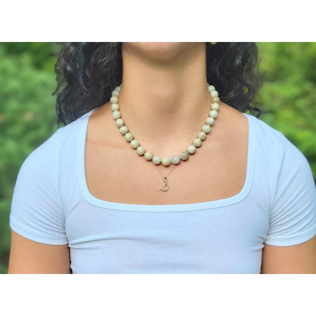 Early 20th Century Vintage Jade Necklace With Gold Clasp For Sale - Image 5 of 8
