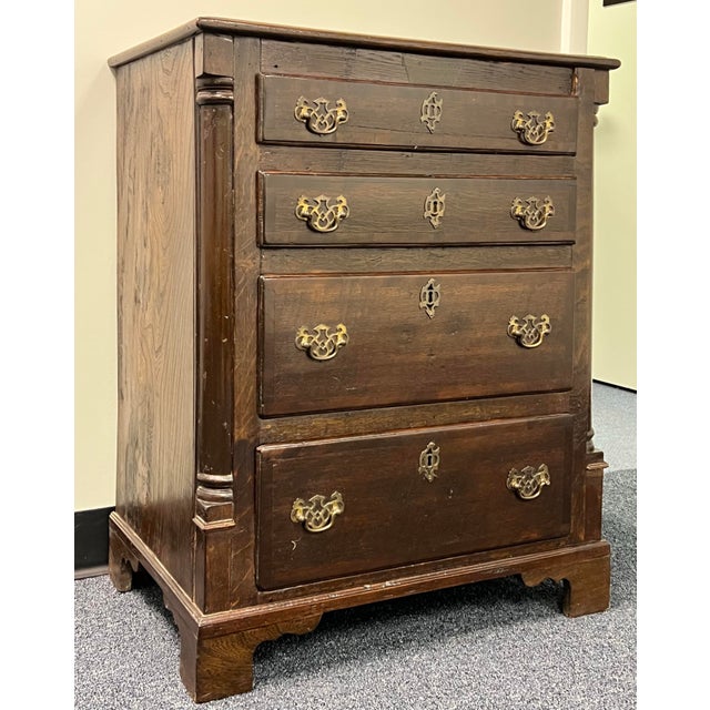 Traditional 18th Century English Georgian Oak Bachelor’s Chest For Sale - Image 3 of 11