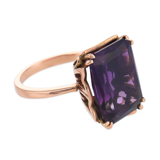 Mid 20th Century Victorian 8.00 Carat Amethyst 9k Rose Gold Cocktail Ring, Size 6.5 For Sale - Image 4 of 6