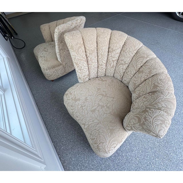 Pair of Grand Postmodern Asymmetrical Lounge Chairs in the Manner of Grosfeld House. For Sale In Chicago - Image 6 of 9