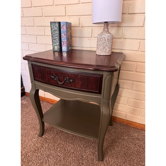 1960s Vintage Dixie Side Table | Refinished Solid Wood Accent Table in Olive Green & Mahogany For Sale - Image 5 of 9