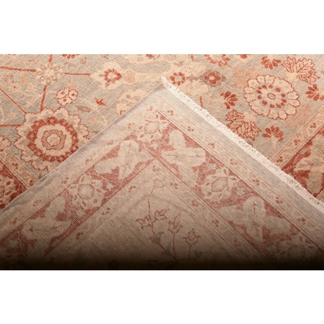 Elegant Decorative Oversized Persian Tabriz Vase Design Modern Rug, Country of origin: Turkey, Circa date: Modern