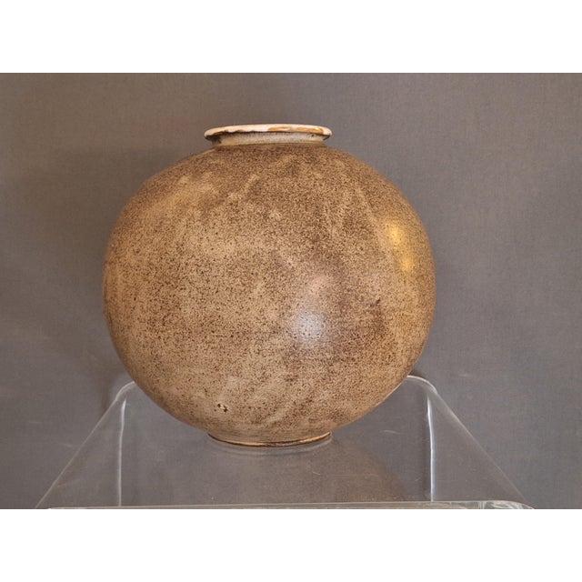 Otto Lindig 1895 Pößneck - 1966 Hamburg. Large vase, Germany, Dornburg, 1930s ceramic, light-colored earthenware, beige-...