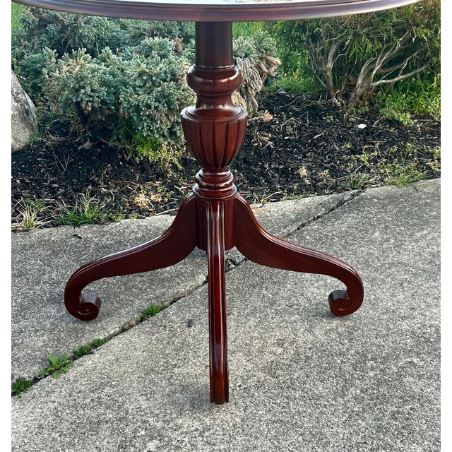 Vtg. Ethan Allen Georgian Style Pedestal End/Side/Center Table For Sale - Image 14 of 15