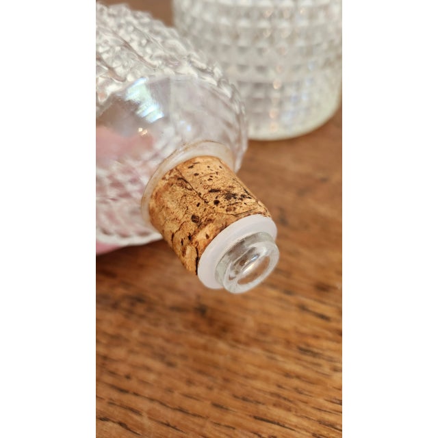 Pair of Mid-Century Diamond Point Glass Decanters With Stoppers – 1960s Wheaton Style Barware For Sale - Image 14 of 18