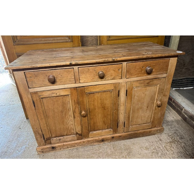 A characterful Pine Cupboard dating to the mid 19th Century. Loads of charm and plenty of storage. In overall good...
