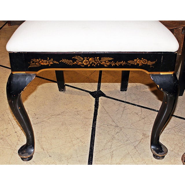 1950s Queen Anne Chinoiserie Painted Dining Chairs- Set of 4 For Sale - Image 4 of 6