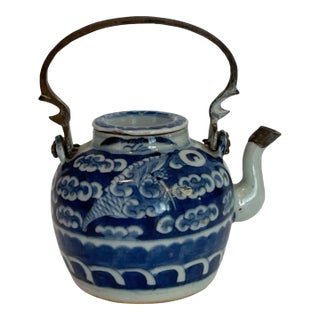 19th Century Chinese Export Blue and White Teapot with Brass Handle For Sale