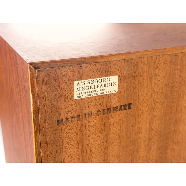 Danish Display Case in Teak by Børge Mogensen for Søborg Møbelfabrik, 1960s For Sale - Image 13 of 18