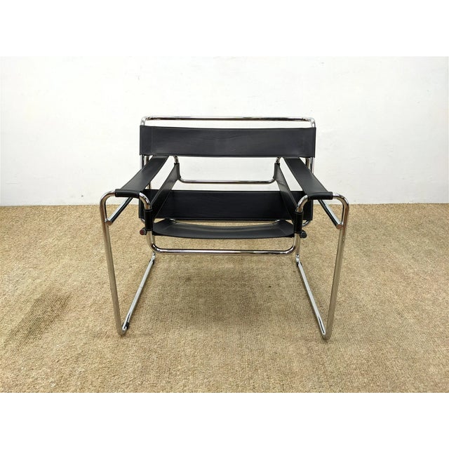 1960s 1960s Pair Marcel Breuer Wassily Black Leather Lounge Chairs For Sale - Image 5 of 8
