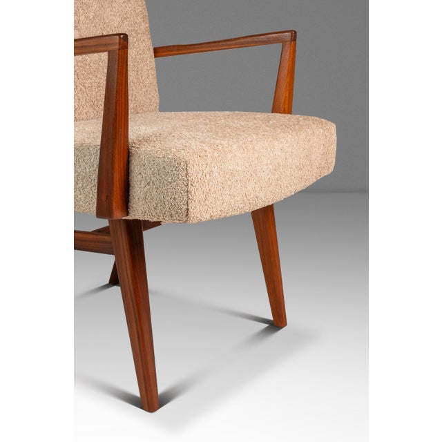 Rare Restored Mid-Century Modern Model C-108 Armchair in Walnut & Beige Bouclé Attributed to Jens Risom for Jens Risom Design, Usa, C. 1950s For Sale - Image 15 of 18