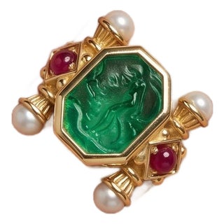 Mid 20th Century 14k Yellow Gold Tagliamonte Green Venetian Glass Intaglio Ring, Size 6 For Sale