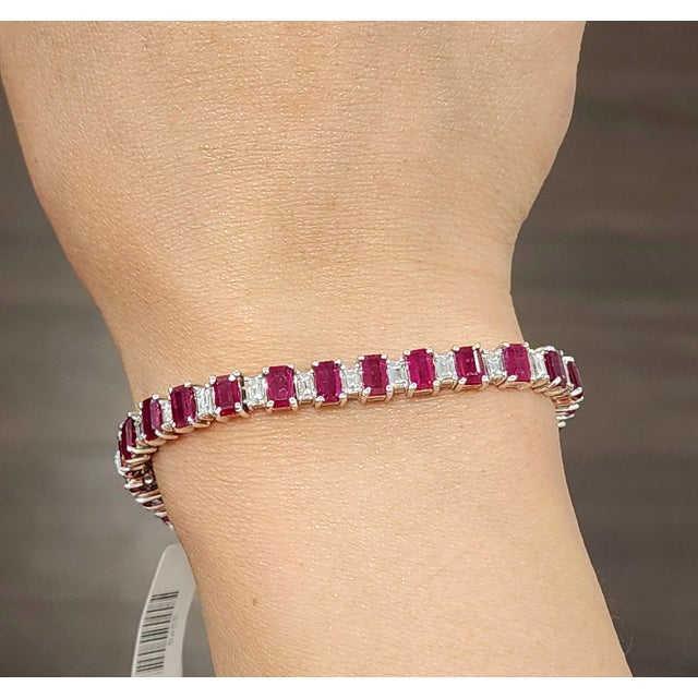 Modern 14.11 Ct Natural Burma Ruby & Diamond Bracelet For Sale - Image 3 of 9