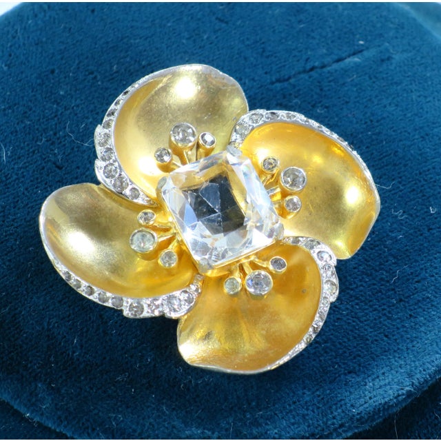 Vintage 1940s Designer Mazer Gold & Crystal Fur Clip Brooch For Sale - Image 4 of 7