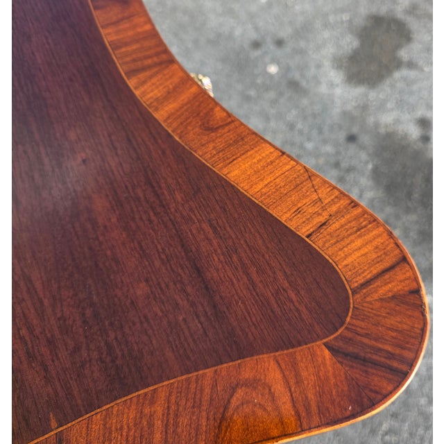 Late 20th Century English George III Style Serpentine Mahogany Console / Serving Table With Satinwood Inlay, Late 20th Century For Sale - Image 5 of 18