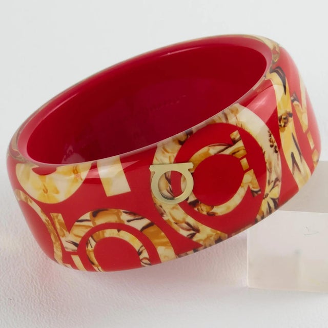Salvatore Ferragamo Red Acrylic Lucite Bracelet Bangle with Faux-Wood Texture For Sale - Image 14 of 14
