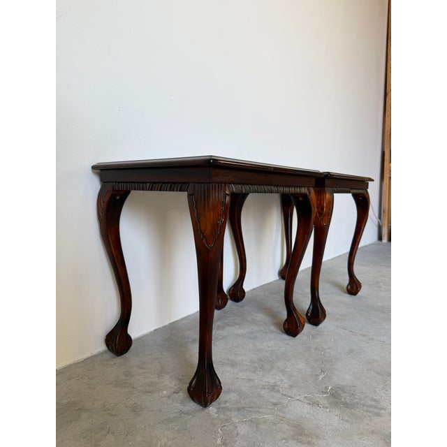 Pair of Vintage Georgian Style Mahogany Wooden Nightstands With Carved Claw Feet For Sale - Image 4 of 17