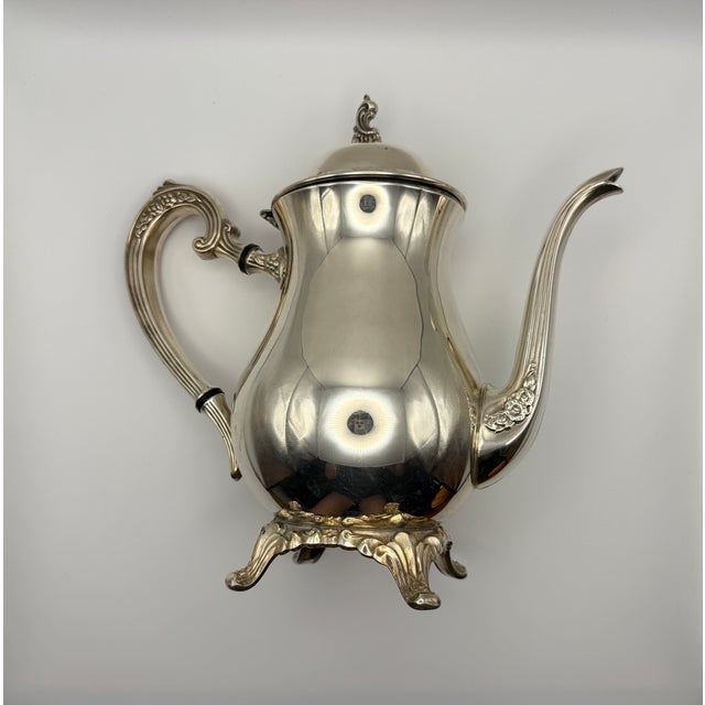 Oneida Du Maurier Silver Plate Coffee Pot & Teapot Set / Pitchers Ornate Vintage For Sale In San Diego - Image 6 of 18