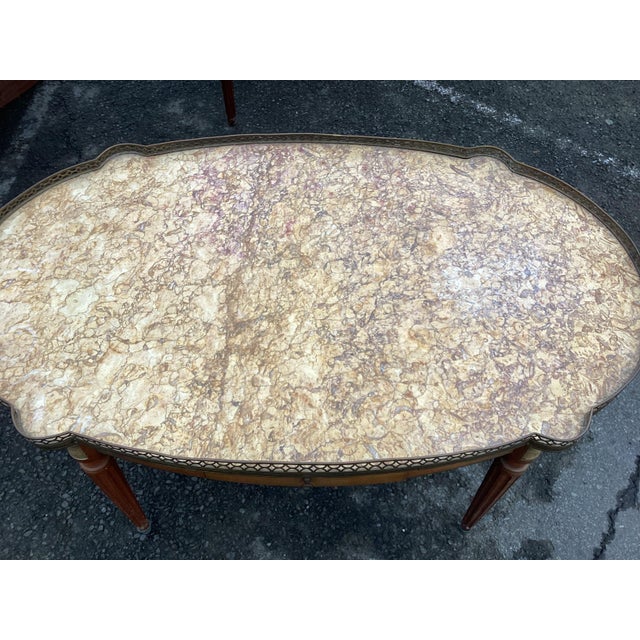 1930s French Maison Jansen-Style Marble Top Coffee Table W/ Brass Gallery For Sale - Image 5 of 10