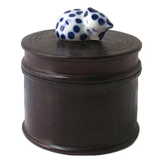 Jewelry Trinket Box With Porcelain Cat Blue and White, Mid-20th Century For Sale