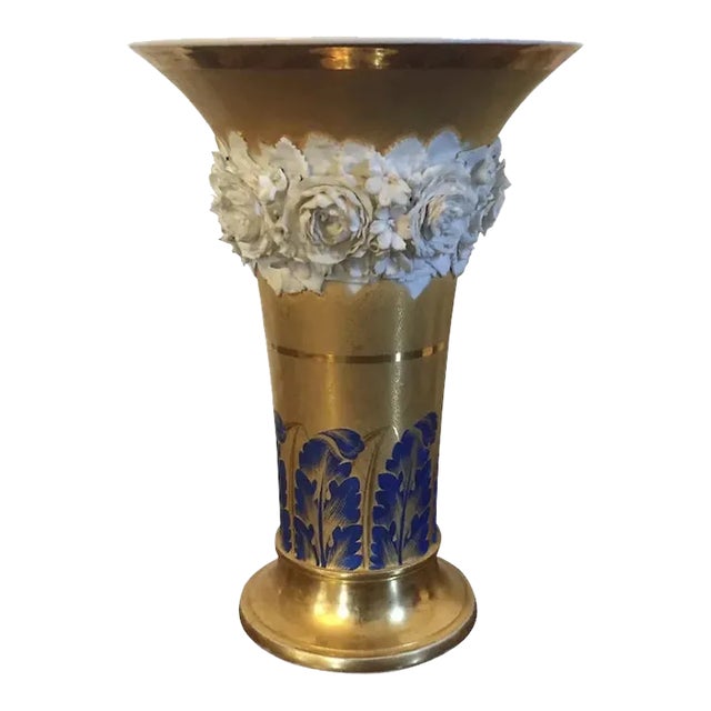 Antique Early 19th Century French Empire Porcelain Gold Trumpet Vase with Flower Garland For Sale
