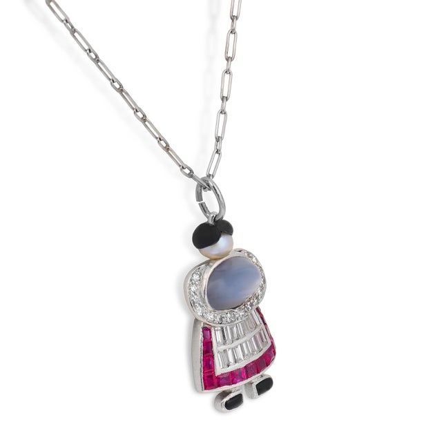 Art Deco 1930s Art Deco Diamond Ruby Star Sapphire Platinum Charm Necklace For Sale - Image 3 of 7
