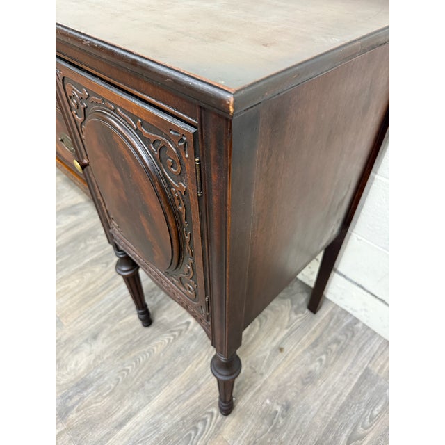 Antique Edwardian Sheraton Revival or Federal Flame Mahogany Sideboard For Sale - Image 14 of 18