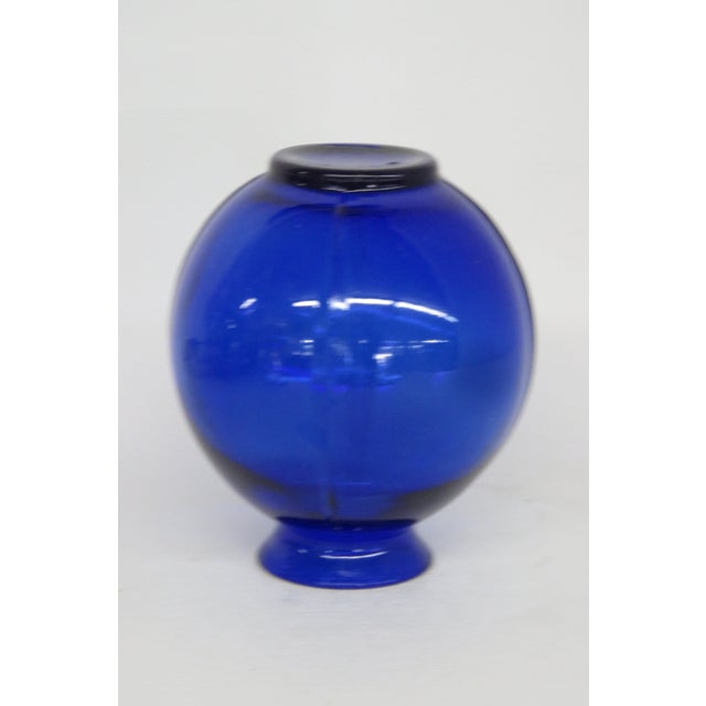 Vintage Cobalt Blue Ribbed Glass Vase 4565b For Sale In Miami - Image 6 of 11