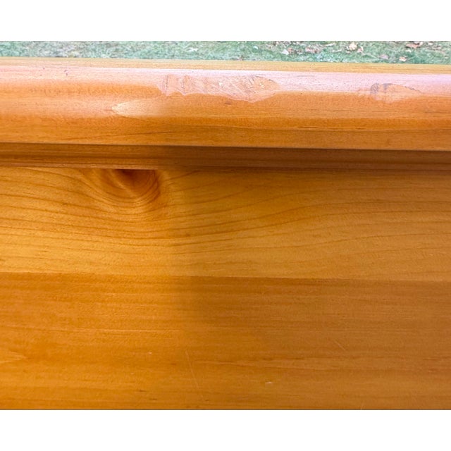 Wood Vintage Bassett Carved Pineapple Four Poster Pine Bed - Queen Size For Sale - Image 7 of 12