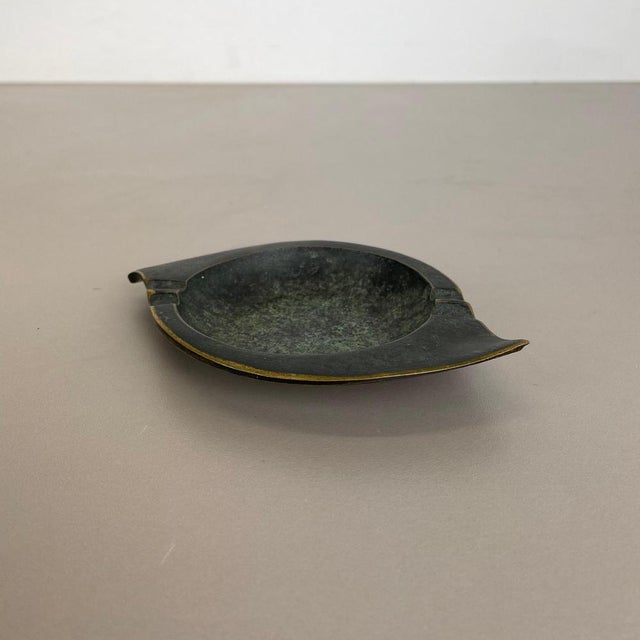 Vintage Elliptical Brass Ashtray in the style of Auböck, Austria, 1950s For Sale - Image 6 of 18