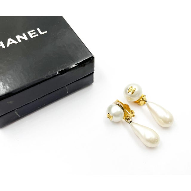 Chanel Chanel Vintage Gold Plated CC Pearl Tear Drop Dangle Clip on Earrings, Pair For Sale - Image 4 of 4