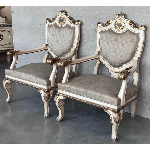 Pair of Venetian Hand Painted Armchairs in White Antique Painting and Giltwood For Sale - Image 16 of 18
