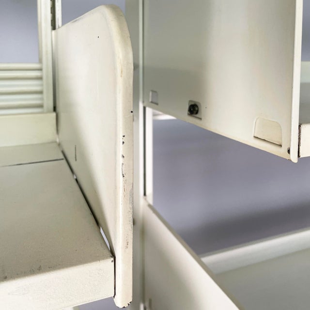 Italian Modern Modular White Congresso Bookcase attributed to Lips Vago, 1970s, Set of 3 For Sale - Image 10 of 18