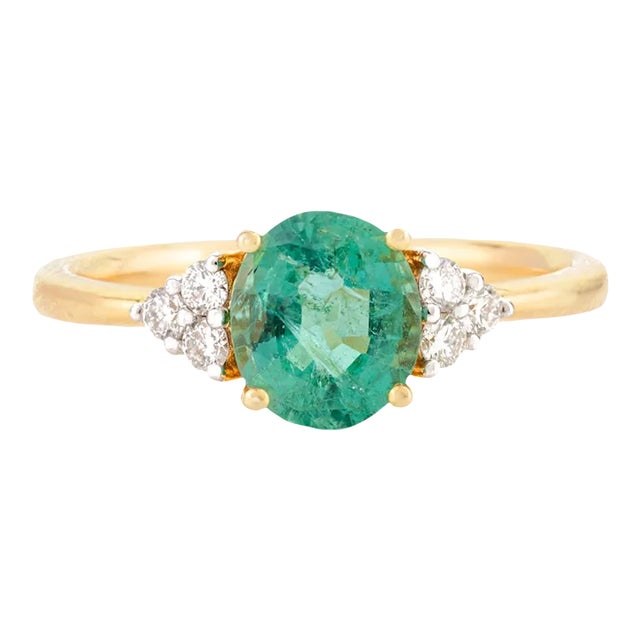 Solitaire Oval Emerald and Diamond Wedding Ring in 14k Solid Yellow Gold Size 7 For Sale