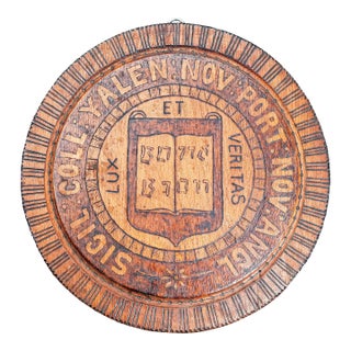 Hand Carved Wood Antique Medallion Yale University New Haven Connecticut Ivy League Art Plaque For Sale
