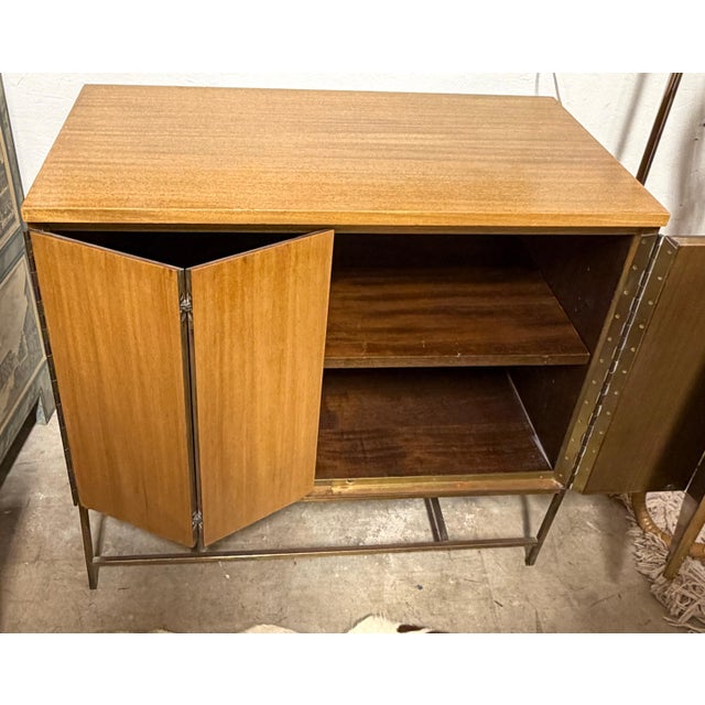 Paul McCobb for Calvin “Irwin Collection” Diminutive Bi-Fold Cabinet or Dry Bar For Sale In Atlanta - Image 6 of 11