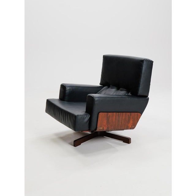 Swivel Model 401 Armchair in Rosewood by Menilio Taro for Cinova, 1960s For Sale - Image 13 of 13