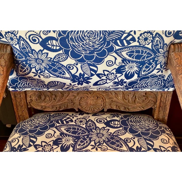 Early 20th Century Antique Spanish Carved Wood Armchair — Reupholstered in Schumacher-Style Blue & White Botanical For Sale - Image 5 of 5